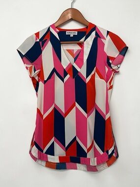 Buckhead Betties Lush Pink & Navy Geometric V-Neck Cap Sleeve Blouse size S